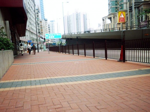 道路硬化紅色步道磚